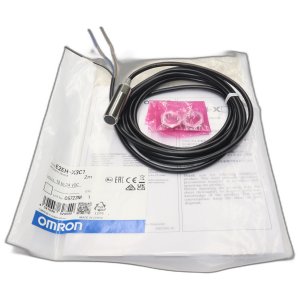 Cảm biến tiệm cận Omron 12-24VDC E2EH-X3C1 2M