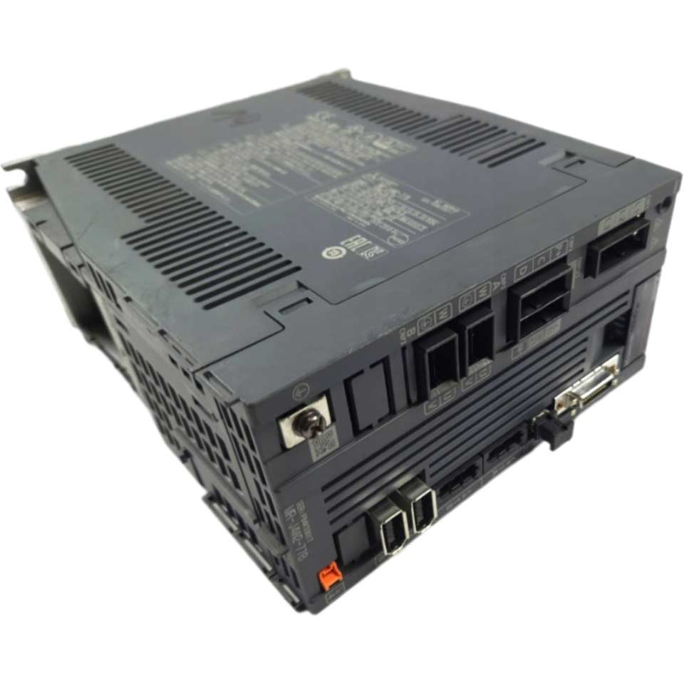 Bộ điều khiển servo 2 trục loại MR-J4W2-B MITSUBISHI MR-J4W2-77B